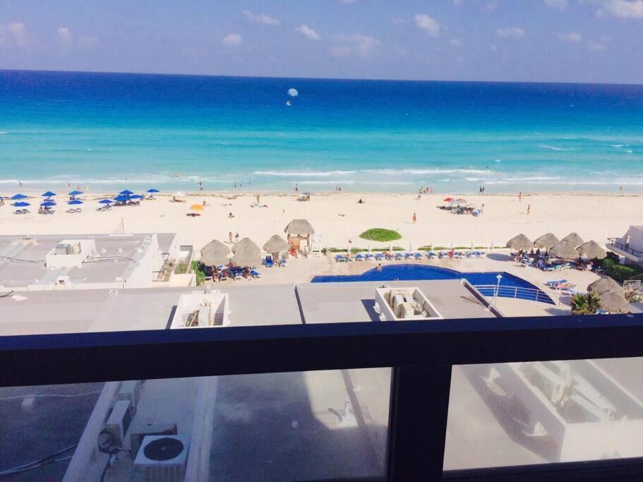 Amazing Beachfront Apartment Cancún Extérieur photo