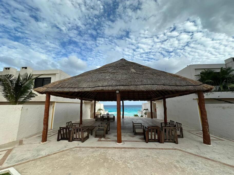 Amazing Beachfront Apartment Cancún Extérieur photo