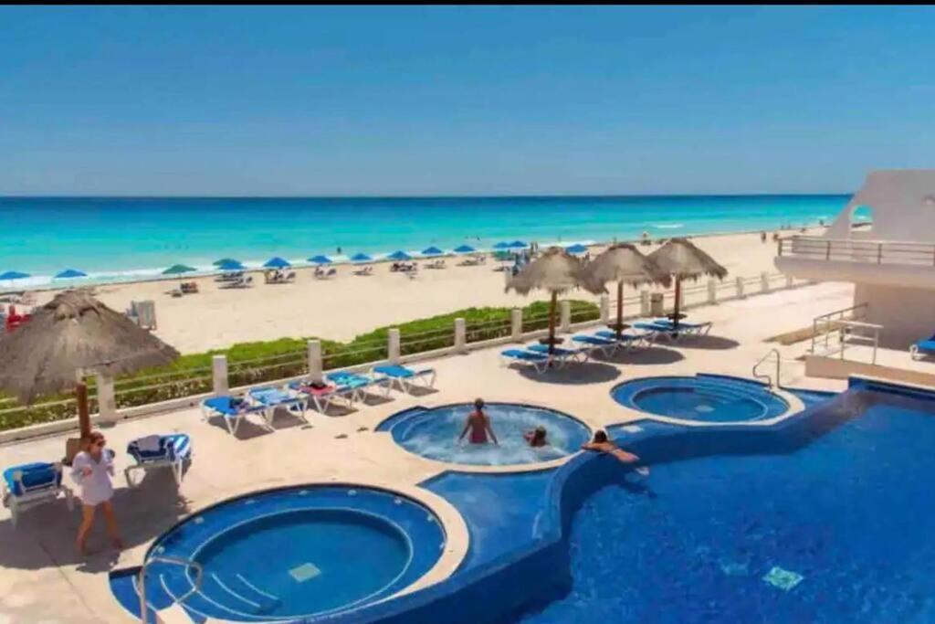 Amazing Beachfront Apartment Cancún Extérieur photo